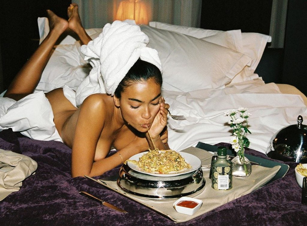 Kelly Gale Nude 3 Photos