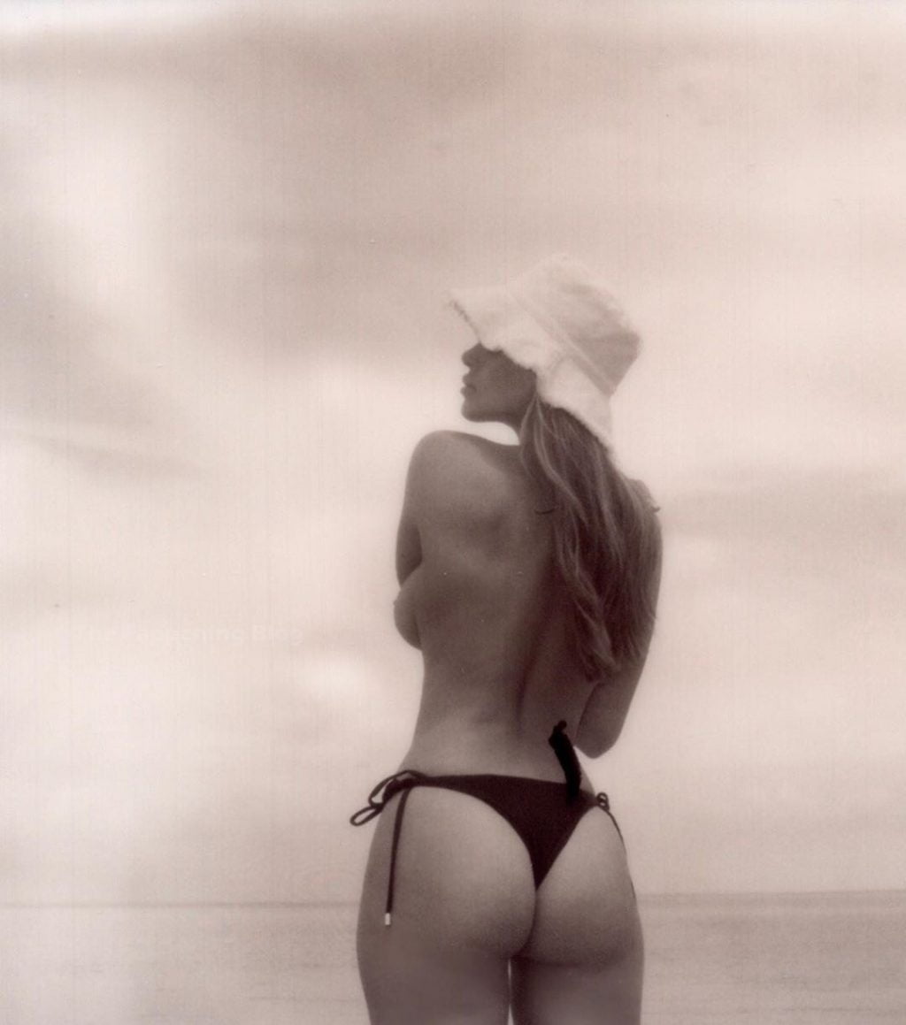 Brooks Nader Topless 2 Photos