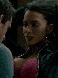 Genesis Rodriguez very fit plot in Man on a Ledge