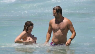 Abbie Chatfield Topless (5 Photos)