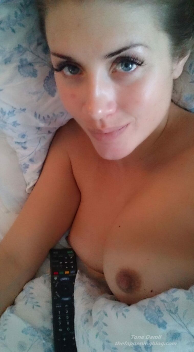 Tone Damli Leaked (1 Photo)