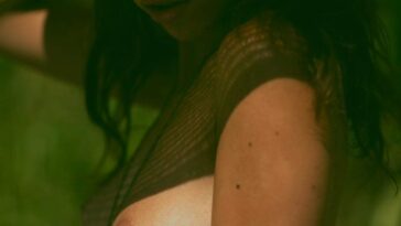 Kitrysha Topless (5 Photos)