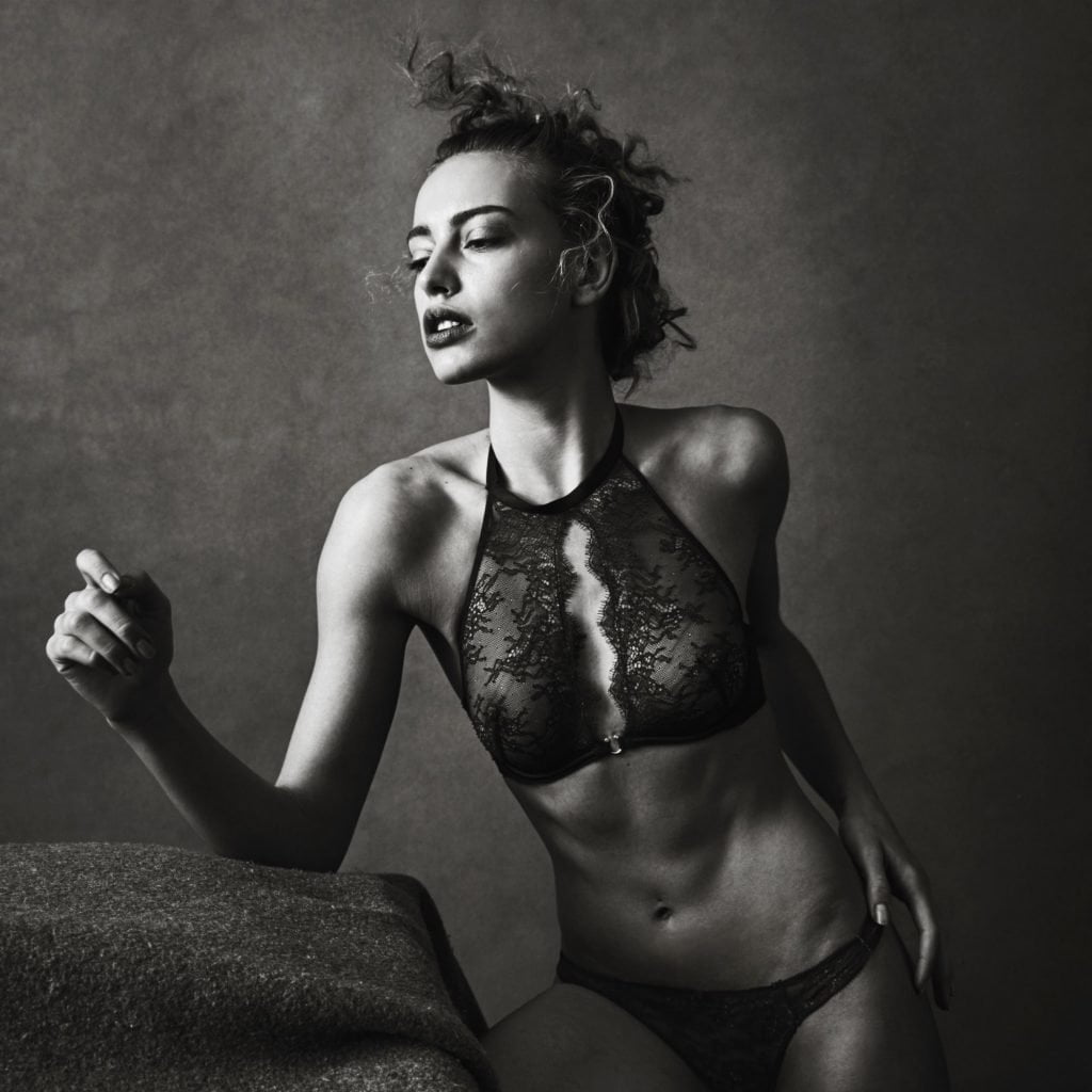 Meri Gulin Sexy 3 Photos