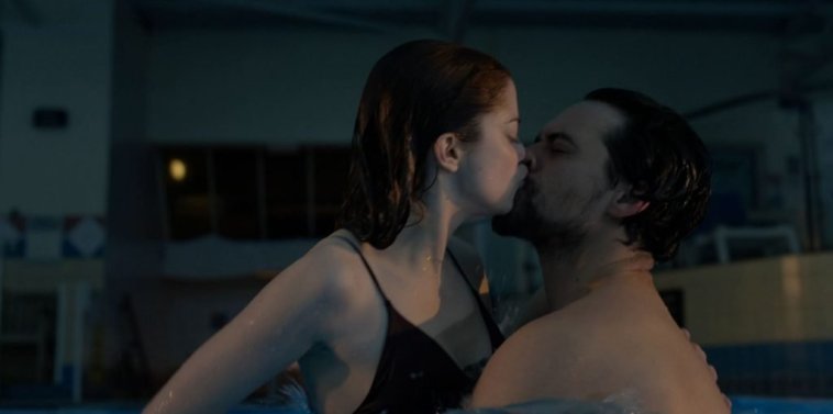 Charlotte Hope Topless 5 Photos