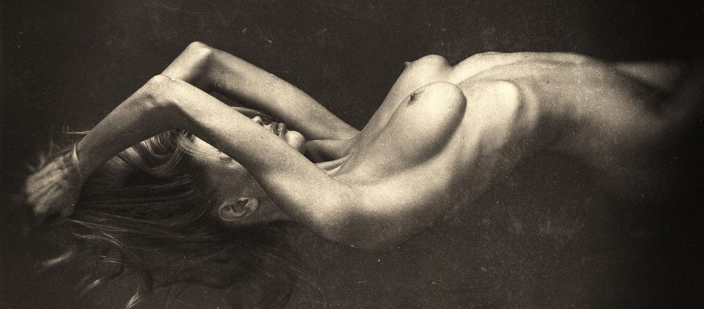 Charlotte McKinney Topless 2 Photos