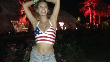 Dylan Penn Leaked (10 Photos)