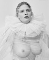 Lara Stone Topless 1 Photo