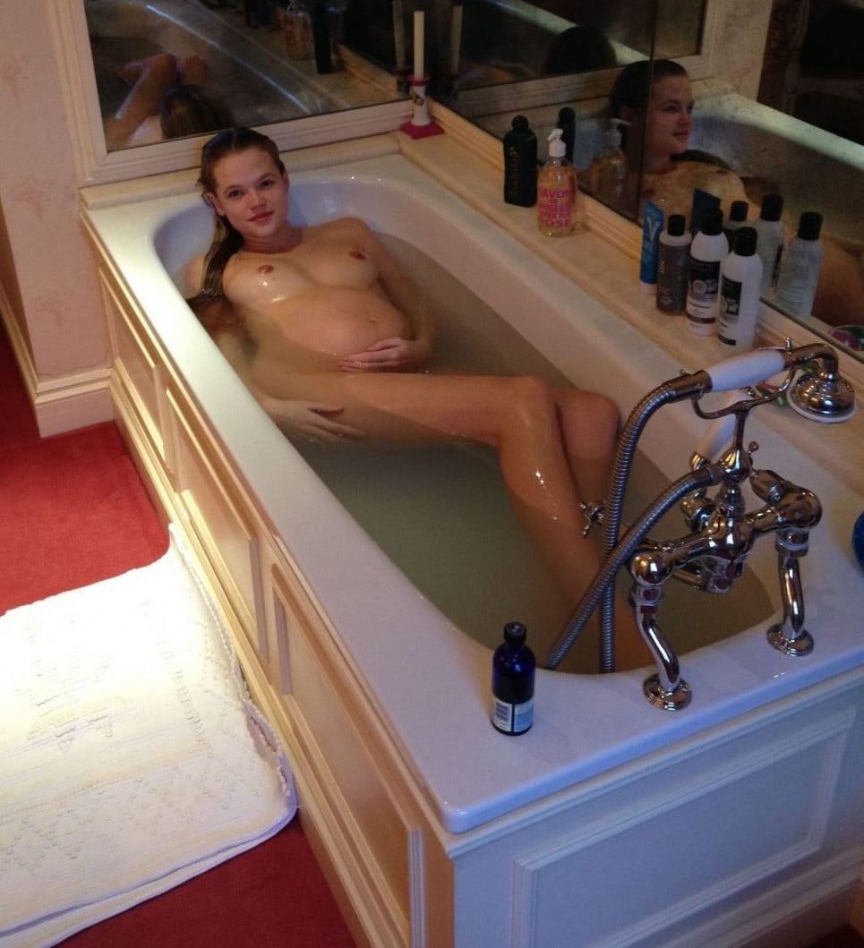 Gabriella Wilde Leaked 2 Photos