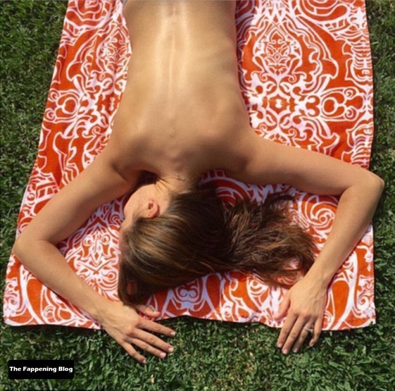 Rachael Finch Nude 5 Photos