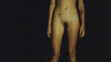 Carly Foulkes Nude (4 Photos)