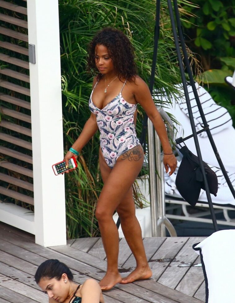 Christina Milian Sexy (19 Photos)