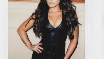 Demi Lovato Sexy (3 Photos)
