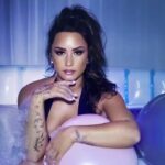 Demi Lovato Sexy (4 Photos + Video)