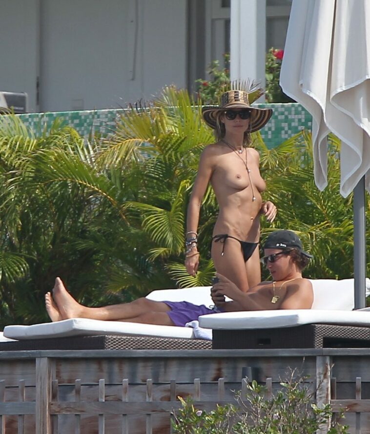 Heidi Klum Topless (8 Photos)