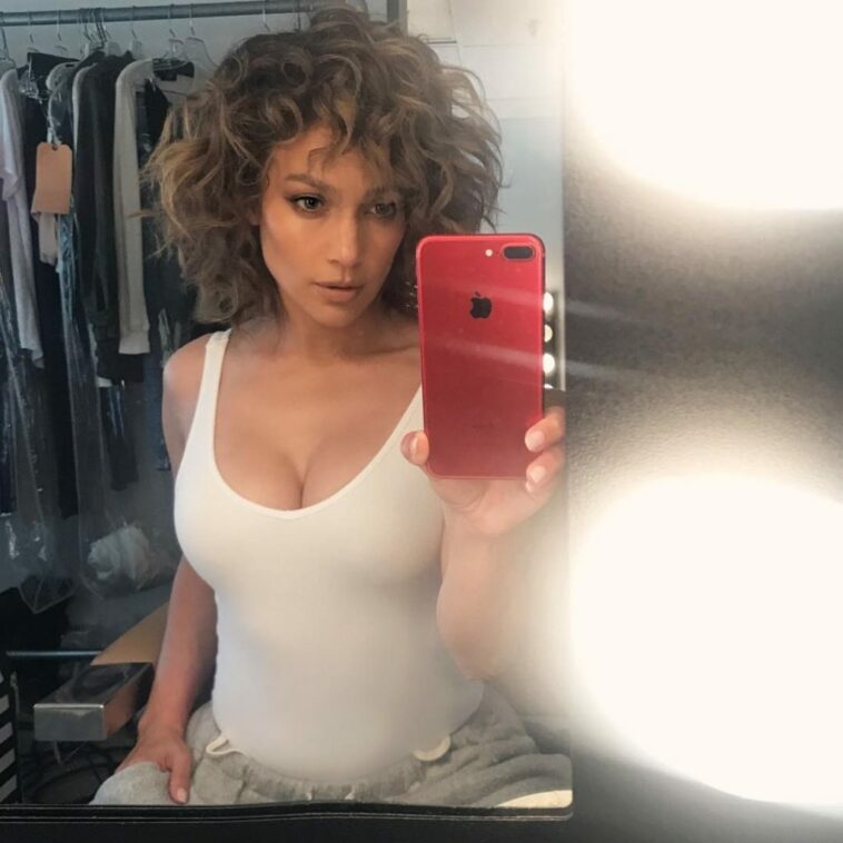 Jennifer Lopez Selfie (1 Photo)