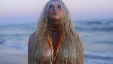 Kesha Nude (4 Photos + Video)