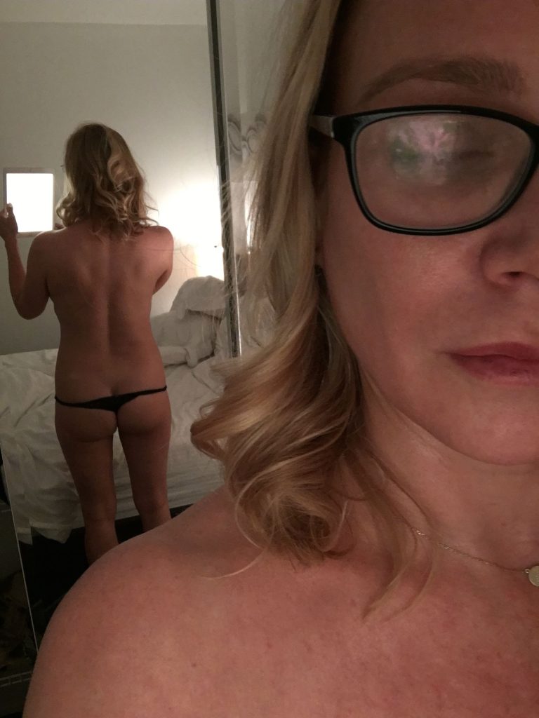 Laurie Holden Leaked (1 Photo)