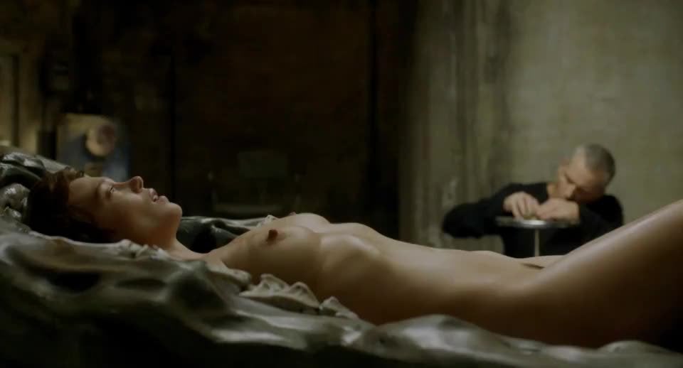 Lea Seydoux in new film Crimes of the Future