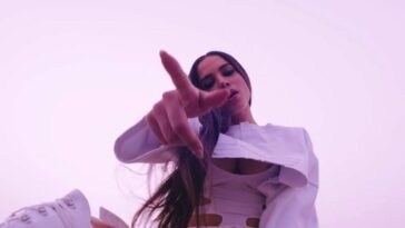 Anitta Nip Slip (4 Pics + Video & Gifs)