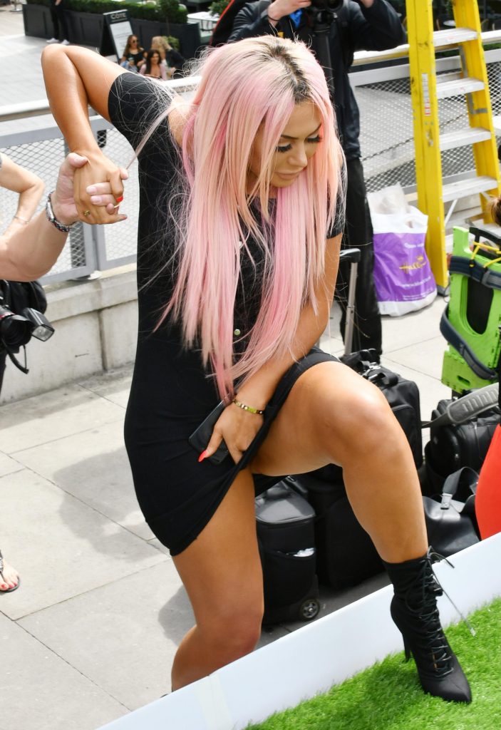 Chloe Ferry Upskirt (4 Photos)