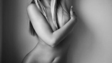 Genevieve Morton Nude (New Photo)