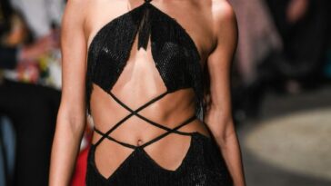 Hailey Baldwin Sexy (16 Photos + Video)