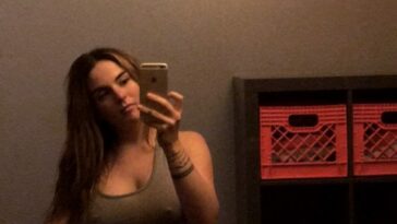 JoJo Levesque Sexy (2 Photos)