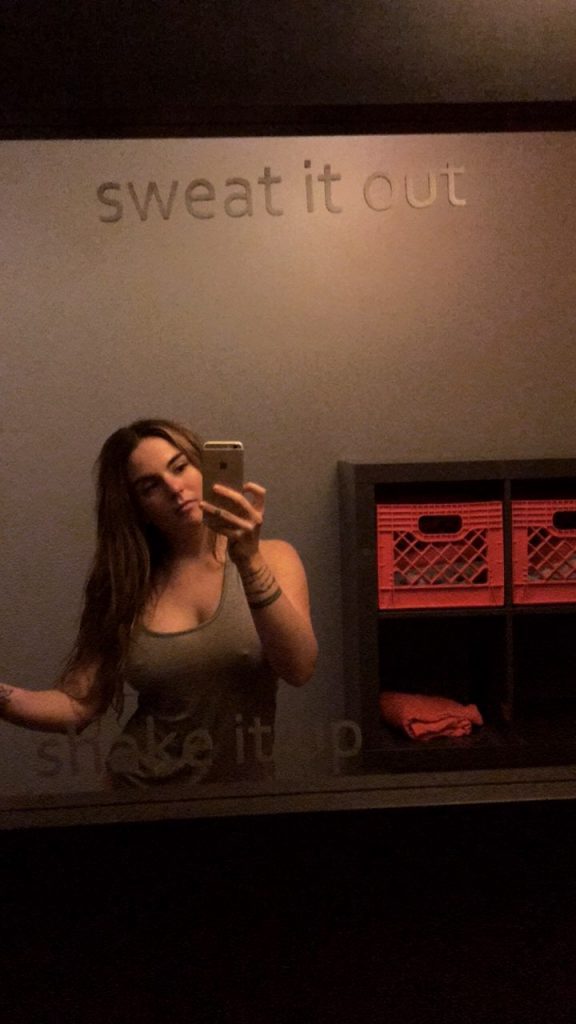 JoJo Levesque Sexy (2 Photos)