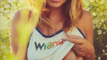 Sandra Kubicka Topless & Sexy (23 Photos)