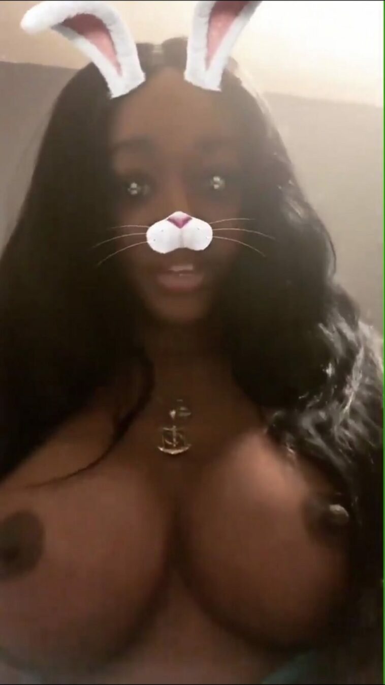 Azealia Banks Nude (2 Pics + GIF & Video)