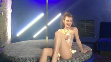 Bella Thorne Topless (29 Pics + GIFs & Video)