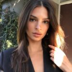 Emily Ratajkowski Braless (4 Photos)