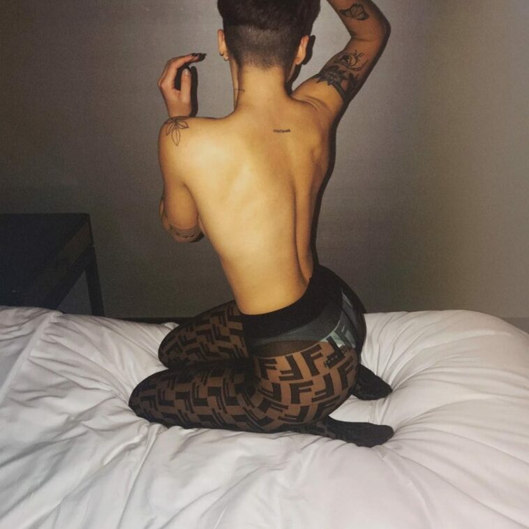 Halsey Topless (1 Hot Photo)