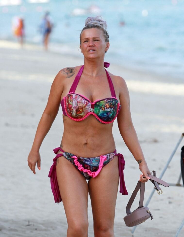 Kerry Katona Hot (35 Photos)