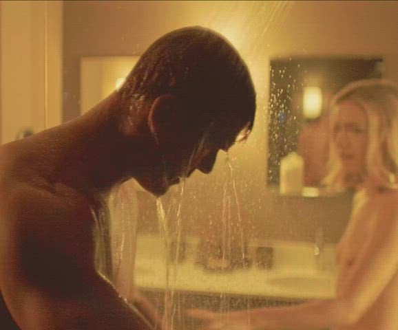 Willa Fitzgerald Beautiful plot in her nude debut in