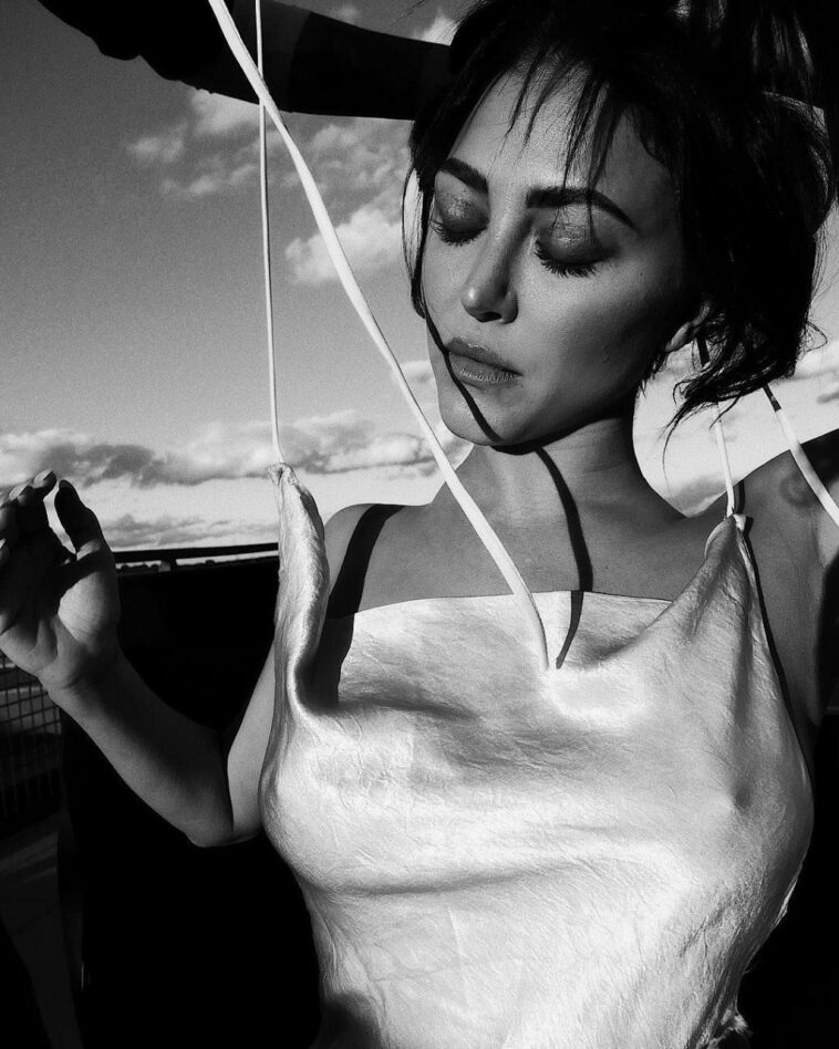 Cassie Scerbo Sexy (6 Photos)