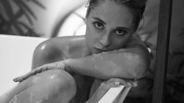 Genevieve Morton Naked (32 Photos)