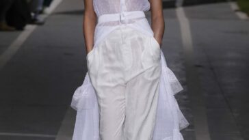 Grace Elizabeth See Through (11 Photos)