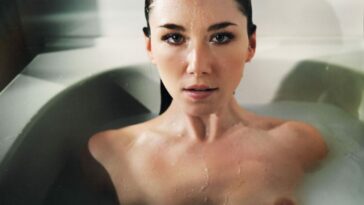 Jewel Staite Nude (3 Photos)