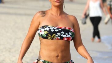 Kerry Katona Hot (28 Photos)