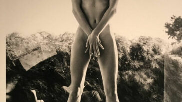 Rosie Huntington-Whiteley Naked (6 Photos)