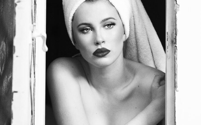 Ireland Baldwin Nude & Sexy (160 Photos)