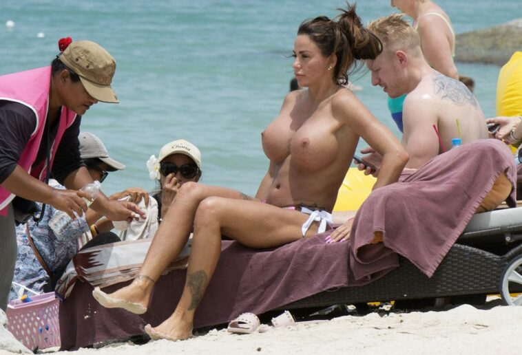 Katie Price Topless (40 Photos)