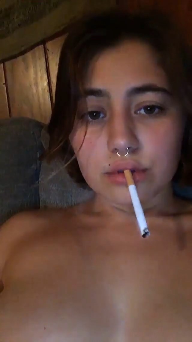 Lia Marie Johnson Naked (4 Pics + GIF)