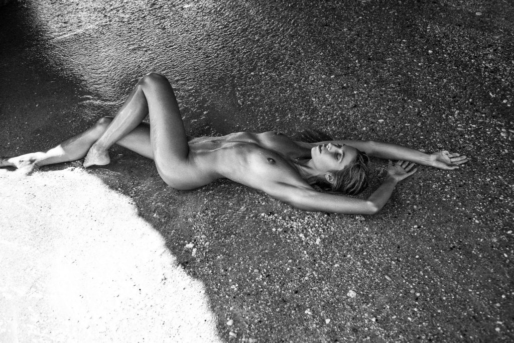 Maddy Relph Nude & Sexy (28 Photos)