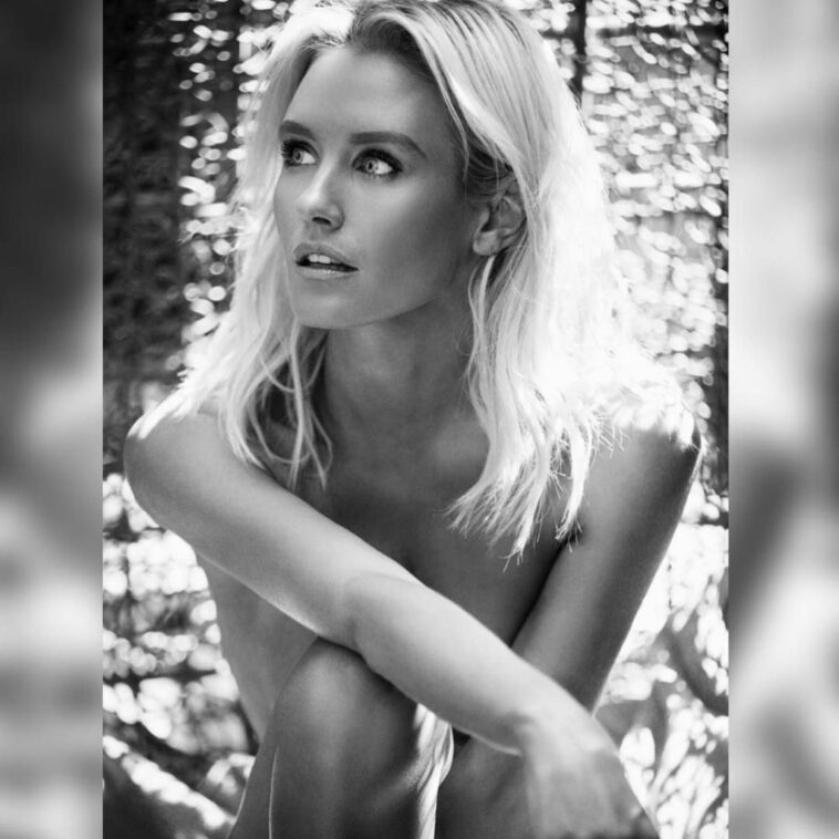 Nicky Whelan Nude & Sexy (111 Photos)