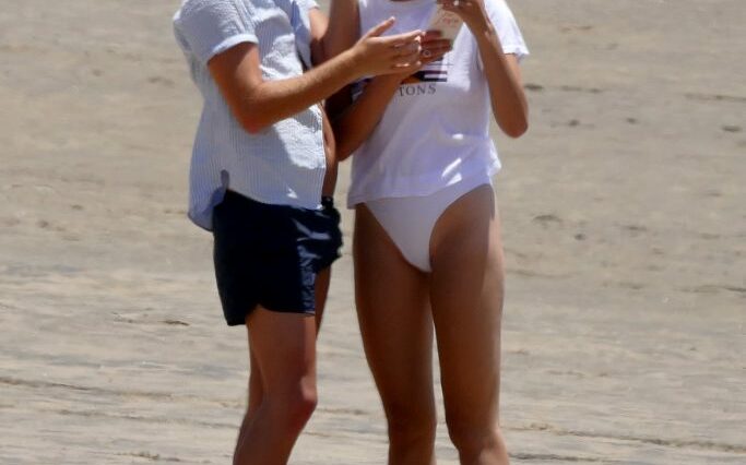 Pixie Lott Sexy (11 Photos)