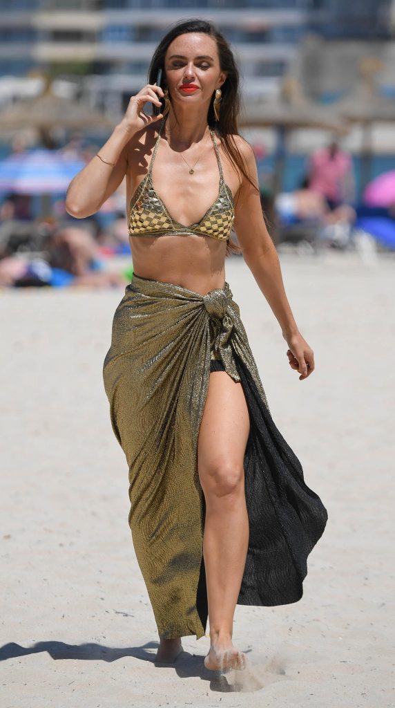 Jennifer Metcalfe Sexy (47 Photos)