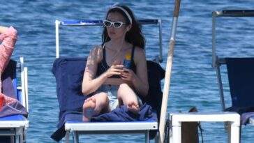 Lily Collins Sexy (87 Photos)