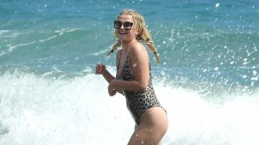 Lucy Fallon Sexy (37 Photos)